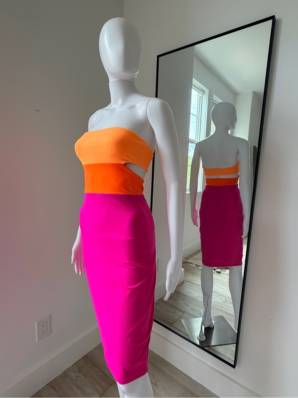 Susana Monaco Strapless Colorblock Bodycon Dress - Peach, Orange & Hot Pink 🩷🧡